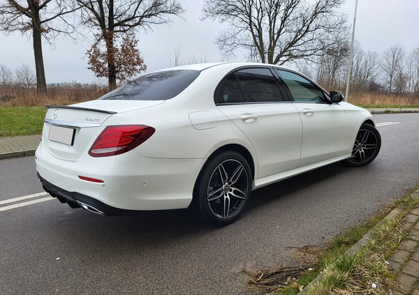 Mercedes-Benz Klasa E cena 132800 przebieg: 84000, rok produkcji 2018 z Wyszków małe 742